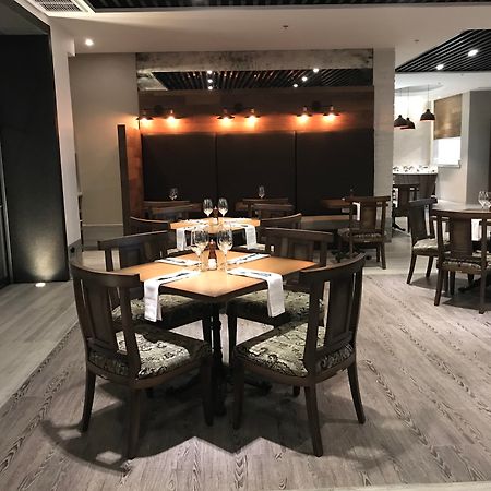 Krystal Grand Suites Insurgentes Mexico City Luaran gambar The interior of the restaurant