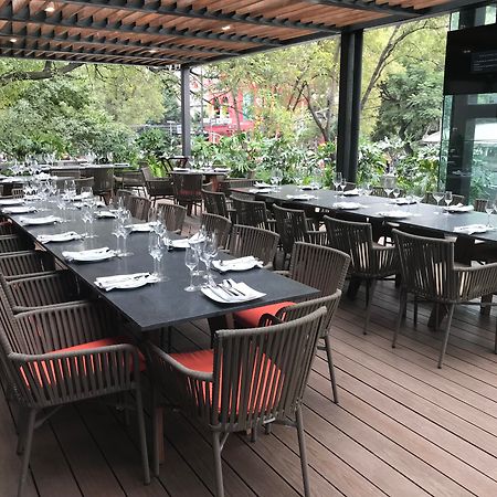 Krystal Grand Suites Insurgentes Mexico City Luaran gambar The outdoor terrace at the restaurant