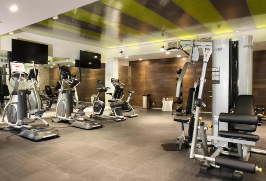 Krystal Grand Suites Insurgentes Mexico City Luaran gambar The gym at the hotel