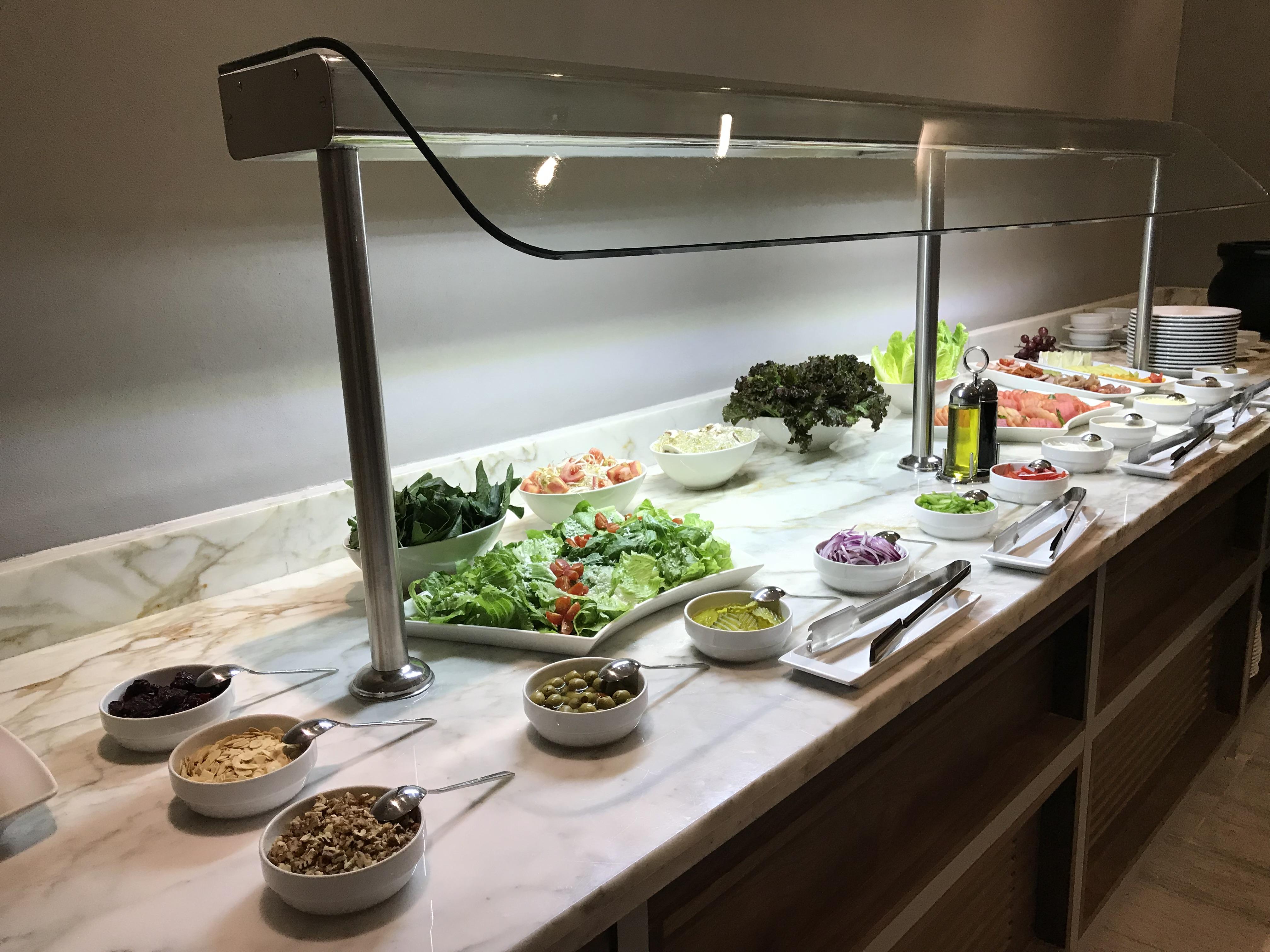 Krystal Grand Suites Insurgentes Mexico City Luaran gambar A salad bar