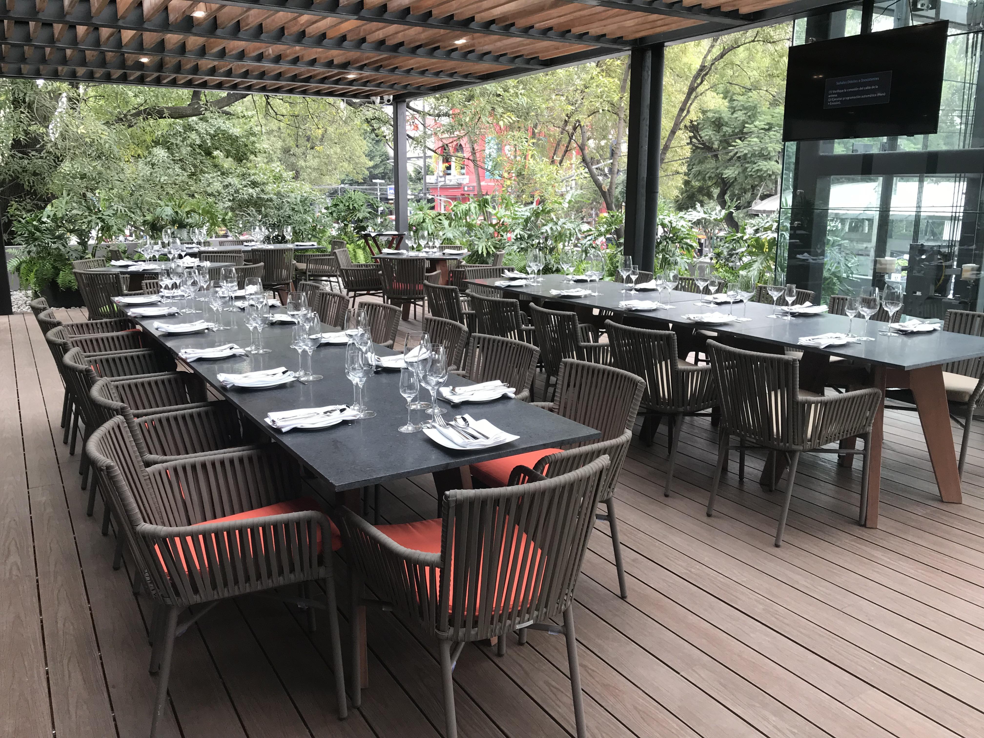 Krystal Grand Suites Insurgentes Mexico City Luaran gambar The outdoor terrace at the restaurant