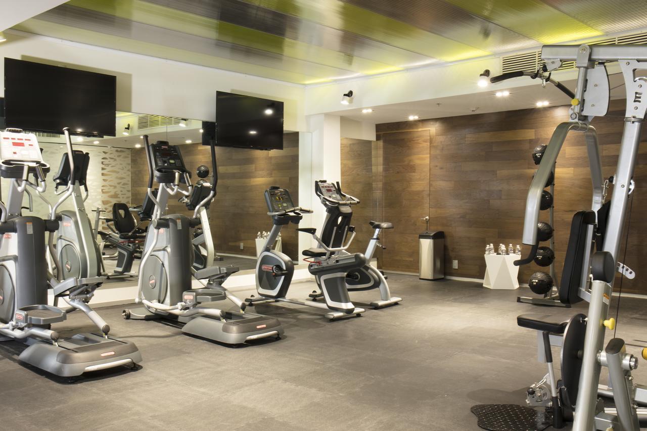 Krystal Grand Suites Insurgentes Mexico City Luaran gambar A gym in a hotel